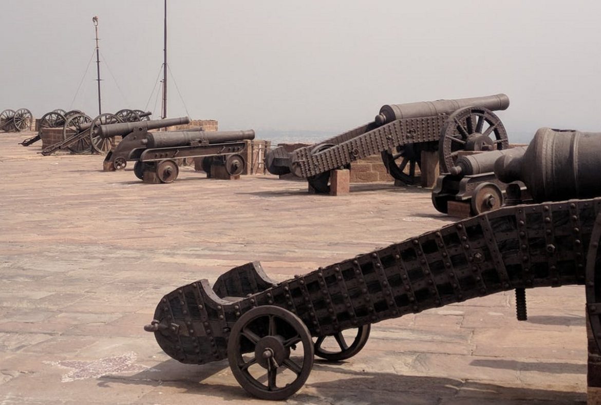 A row of cannon.